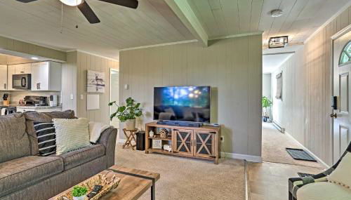 Deck and Gas Grill Modern East Stroudsburg Home! - Foto 5