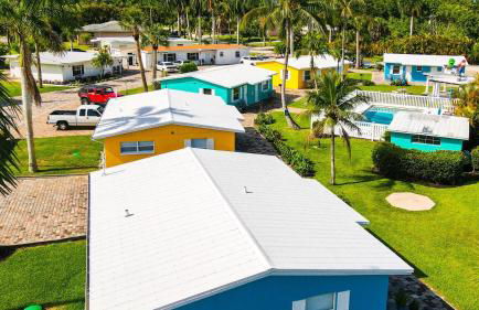 Poolfront Cottage Near Beach with Full Kitchen! - Foto 16