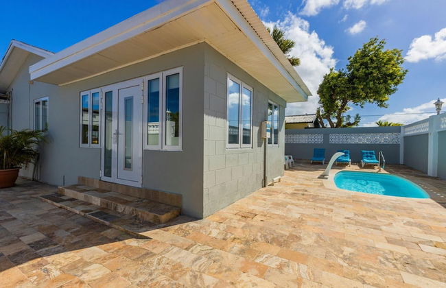 3BR Home w Pool in Downtown 5min Walk 2 Beach - Foto 23