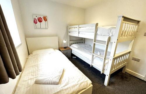 Maisy Lodge - Two Bed Lux Flat - Parking, Netflix, WIFI - Close to Blenheim Palace & Oxford - F2 - Photo 8