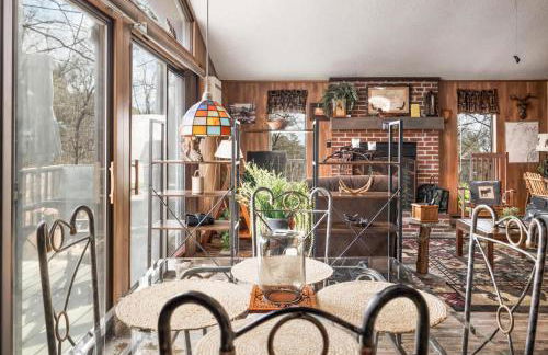 Zen Vibe w Fireplace Grill Deck & Screened Porch - Foto 22