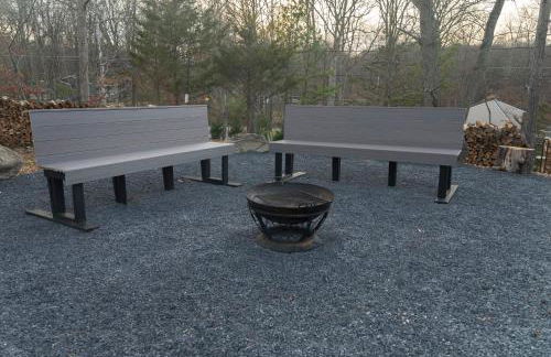 Modern Retreat Poconos 3BR Fire Pit Skiing - Foto 9