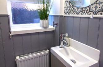 3BR Grantham Retreat, Perfect for Work Stays & Parking - Foto 17