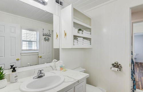 Pet-Friendly Galveston Home Walk to Beaches! - Foto 16