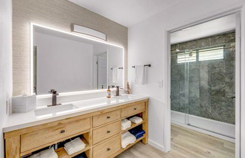 Newly Renovated Condo with SUP Paddle Boards and Golf Clubs Included - Foto 16