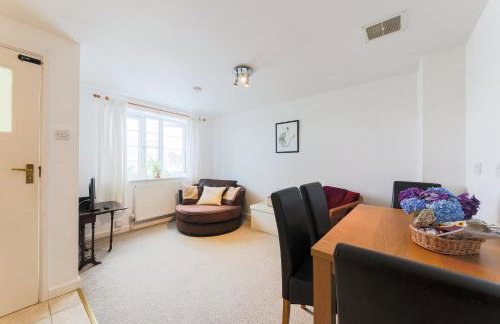 5 Bedroom House with Sea Views - Photo 35