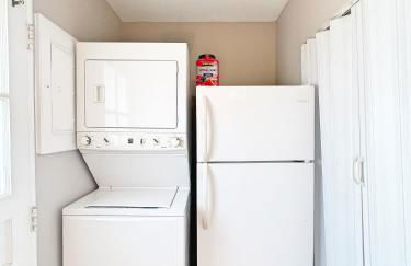 Entire Private 3 Bedrooms 1 Bathroom Single House with Fenced Garden - Photo 32