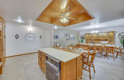 Stunning Calhan Home with Indoor Pool! - Foto 3