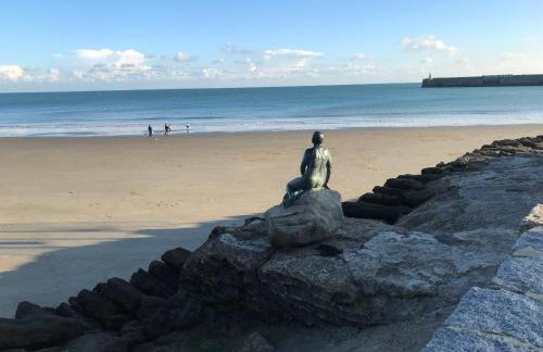 Unique seafront 2 bedroom 2 bathroom apartment - Foto 34