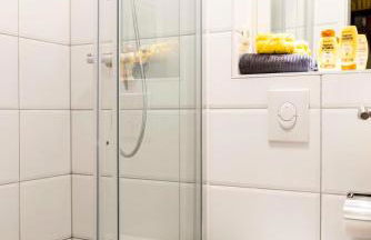 SPACIOUS Two BR plus AC plus SelfCheckIn - Foto 17