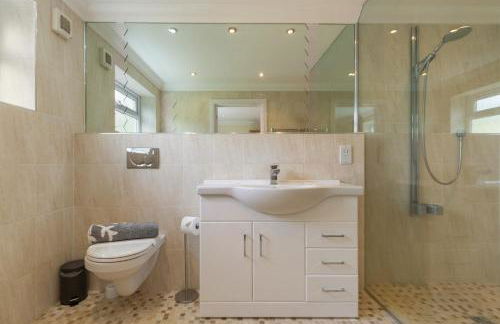 Sunningdale - Beach Side Cottage, Sea Views, Parking - Photo 52