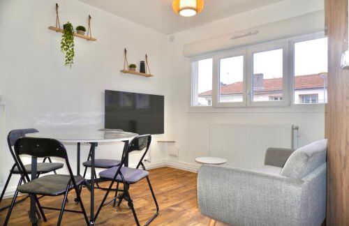 Le FOCH, appartement 3 chambres - proche Nancy Thermal - Foto 8