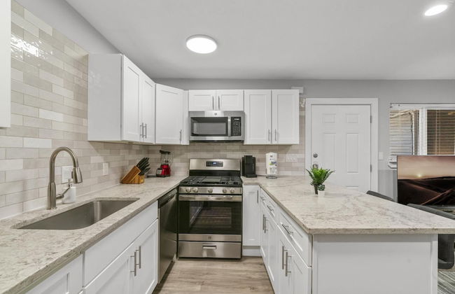 Stylish Studio Downtown Evonify - Foto 9