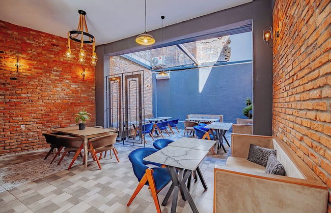 ALI KHAN HOTEL - Photo 1