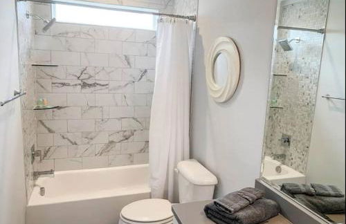 City View- near Downtown, Capital, NC State - Foto 18