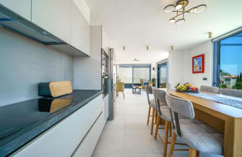 Naval villa-Panoramic villa with heated pool on the roof - Photo 17