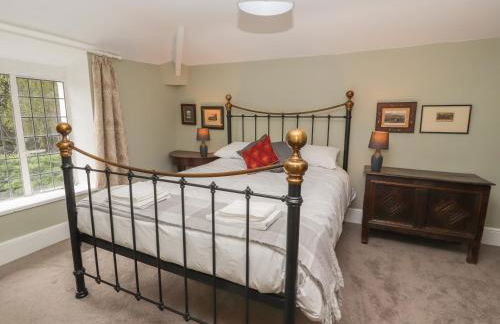 Cwmalis Hall - Photo 16