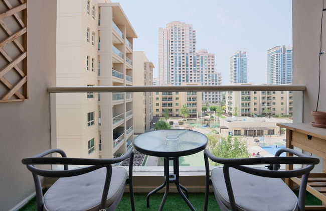 Luxurious Apt with Balcony The Greens Dubai - Photo 18