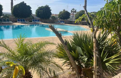 Stunning Chic Penthouse retreat in front of the beach - Foto 19