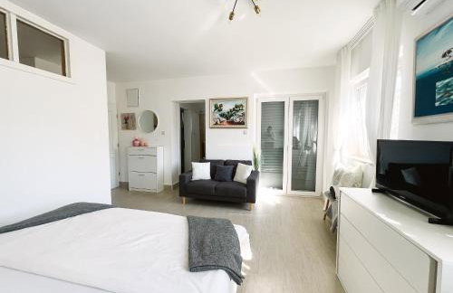 Modern apartment in the heart of Njivice - Foto 13