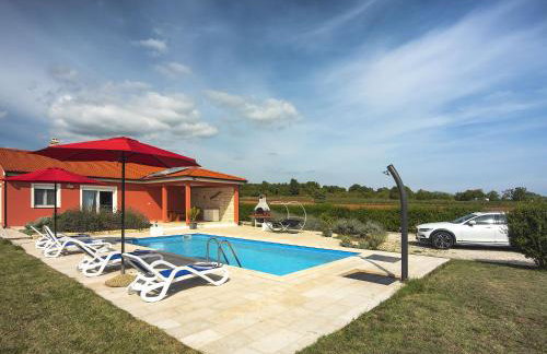 Detached Villa With Pool and Large Garden in Quiet Area Near the Sea - Foto 8