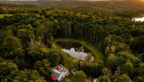 Hot Tub, 2 Fire Pits, Pond, Tonal & Pet-Friendly - Photo 2