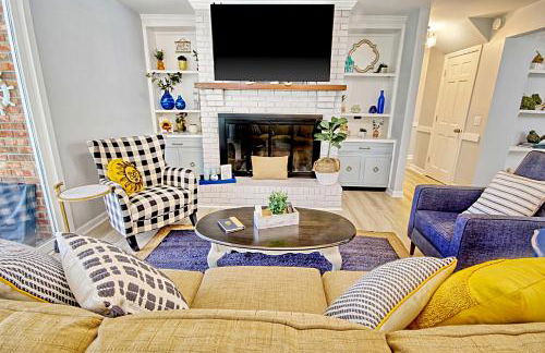 HoneyHomes Hackler Golf Course Home with Amenities - Photo 1