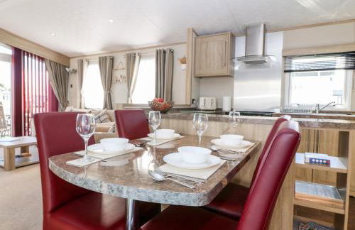 Snape Lodge - Photo 13