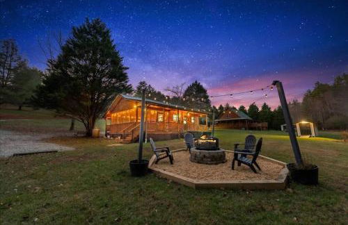 TNT II - Creek Front, Hot Tub, Fire Pit - Foto 2