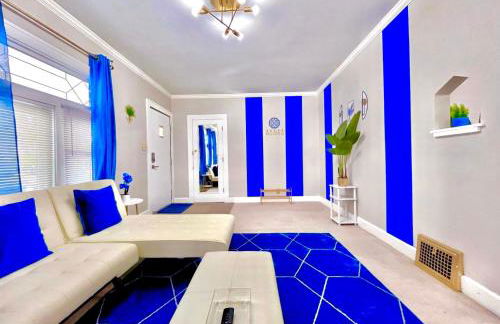 The Sapphire Haven - Your Old Brooklyn Oasis Awaits Families, Couples, Business Travelers Near Downtown With Parking, 300 MB WiFi & Self Check-In - Foto 4