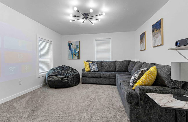 Small Town Retreat- 5br- Movie Theater Room - Foto 32