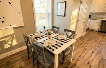 The Loft at Park Place - 3rd Floor Walk up King and Queen Beds Fast Wifi and Free Coffee - Foto 20