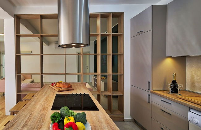 Deluxe Villa in Šibenik near Lake - Photo 8