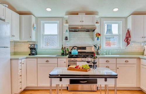 The Lookout! Stunning Views!! Walk to Beach! BBQ! Fast WiFi!! Dog Friendly! - Foto 4