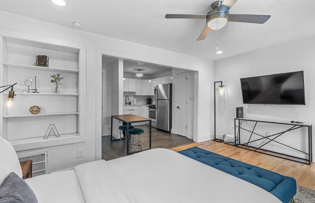 Crescent Furnished Apartments v2 - Photo 8