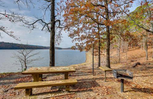 Bring Your Boat Family Home Steps to Lake Greeson - Foto 26