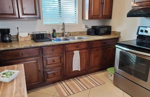 Spacious 1 Bed ADU in Encino, Home Away from Home - Foto 33