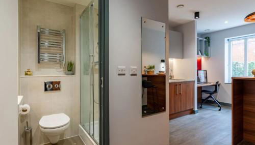 Students Only Straits Egham - 40 mins to Waterloo - Direct Bus to Heathrow - Foto 4