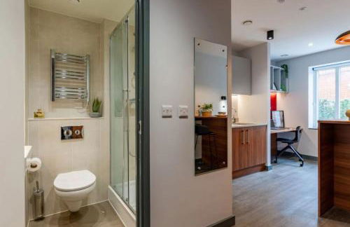 Students Only Straits Egham - 40 mins to Waterloo - Direct Bus to Heathrow - Foto 4