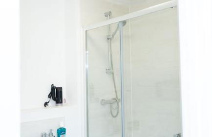 1BR Sleeps 4, 3 mins from City centre & Local Gems - Foto 26