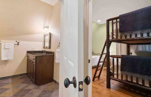 Cashiers Lux Mountain Home - Large Fire Pit - Foto 29