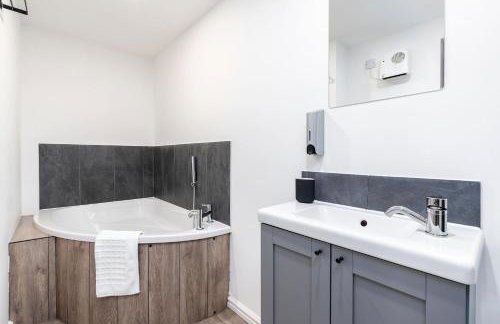 Dovedale Manor 8 Bedrooms - Photo 29