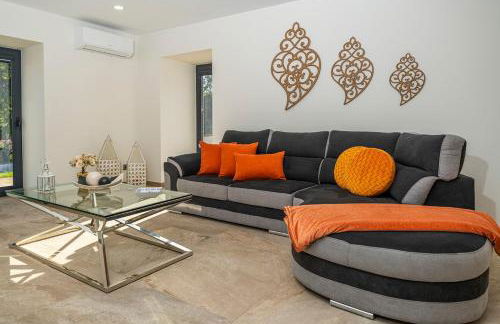 Villa with private Pool and Garden - Foto 35