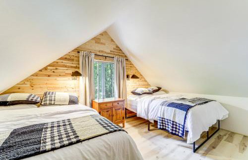 Roscommon Chalet with Hot Tub Near Higgins Lake! - Foto 14