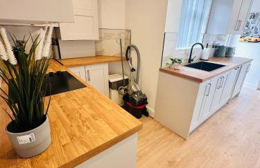Luxury Private Room with Shared Bathroom and with its own Kitchenette in Halesowen R2 - Foto 13
