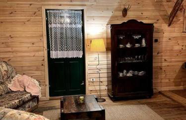 Drewniana chata nad stawem - Foto 9