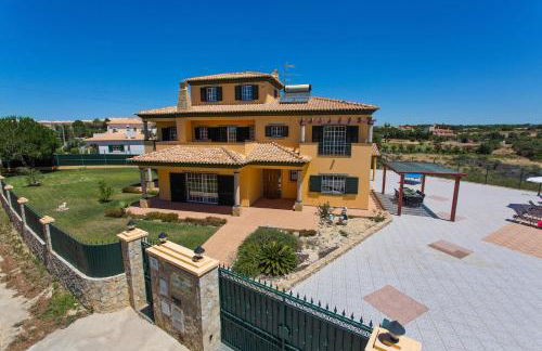 Villa Nincha - Heated Pool - Free wi-fi - Air Con - Foto 2