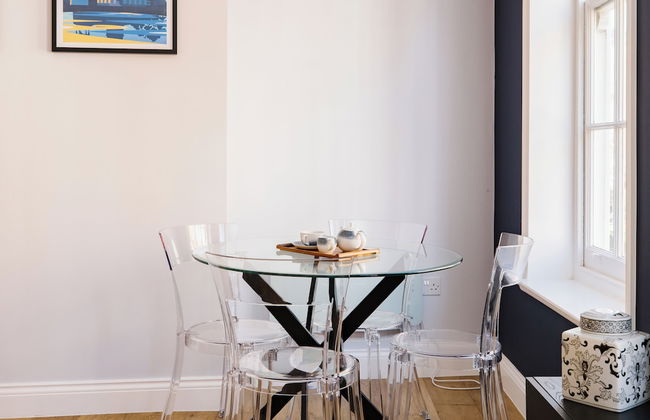 Leicester Square 3rd Floor Studio - Photo 17