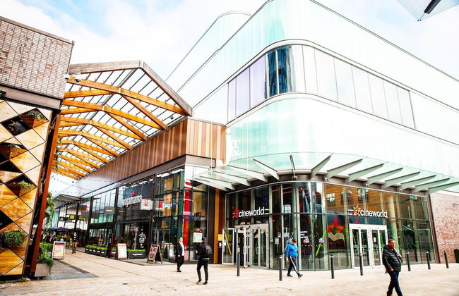 Cozy Luxury City Apartment in Central Bracknell - Photo 27