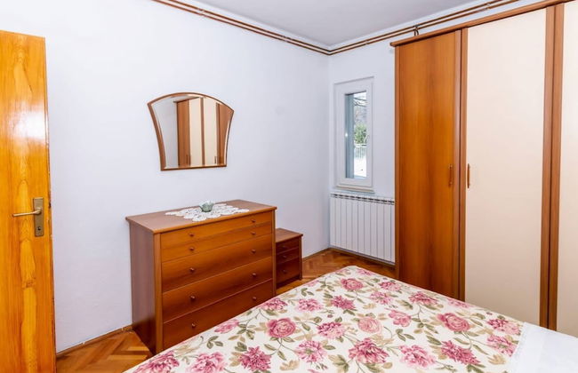 Sunny and Sleek Apartment Kastel Novi With Terrace - Photo 5